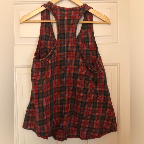 Patterson J. Kincaid - Women’s Top - Red Plaid Print - Size Medium - Picture 2 of 6